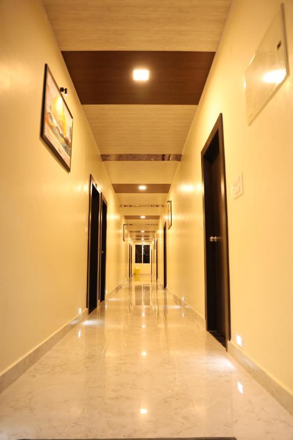 Sunshine International Boarding & Lodging Belur  Zewnętrze zdjęcie