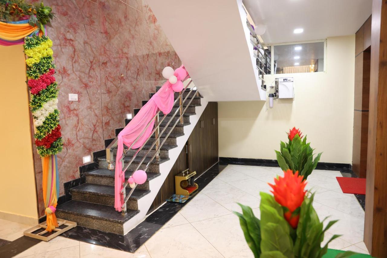 Sunshine International Boarding & Lodging Belur  Zewnętrze zdjęcie